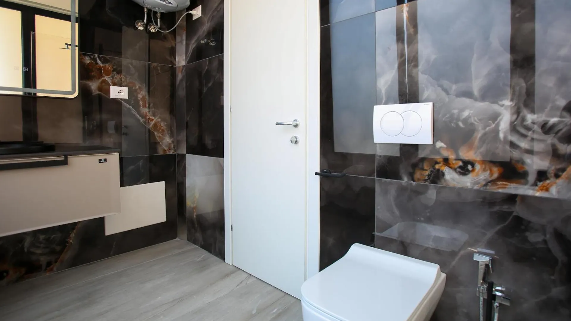 Reival Hotel Marina Vlore